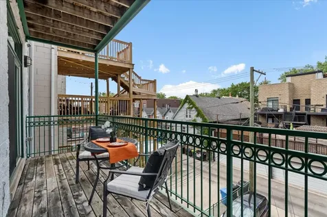 3248 North Sheffield Avenue Chicago IL 60657