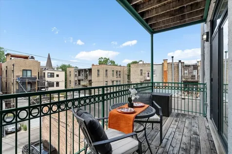 3248 North Sheffield Avenue Chicago IL 60657