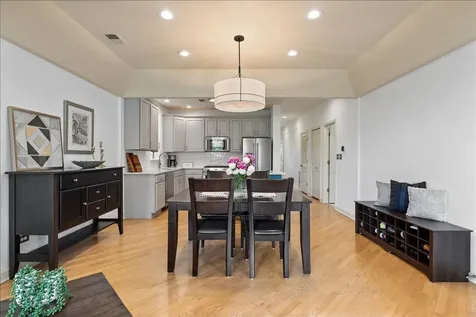 3248 North Sheffield Avenue Chicago IL 60657