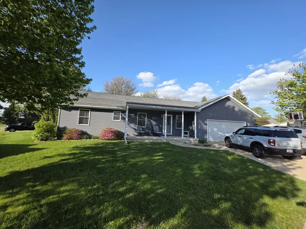 563 Pine Meadow Drive Dixon IL 61021