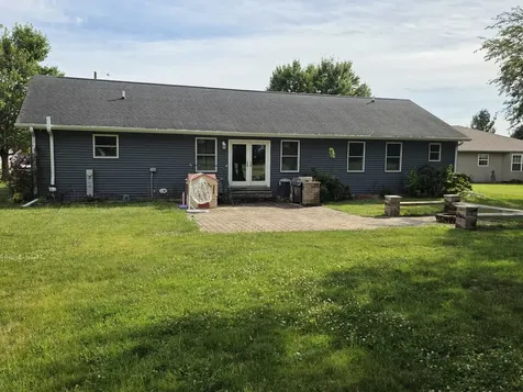 563 Pine Meadow Drive Dixon IL 61021