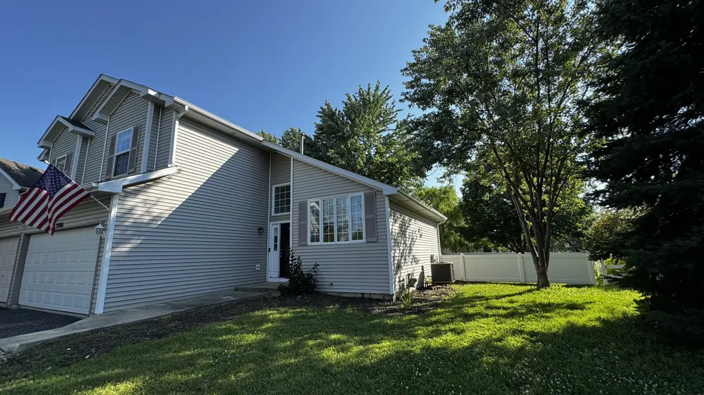 2001 Gray Hawk Drive Plainfield IL 60586