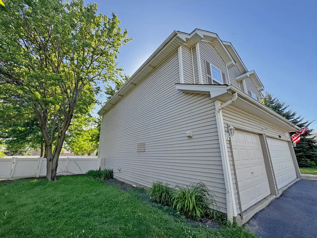 2001 Gray Hawk Drive Plainfield IL 60586