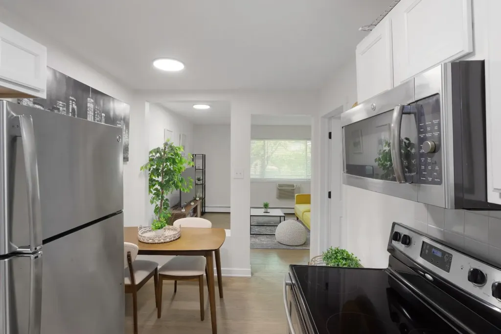 1404 West Estes Avenue Chicago IL 60626