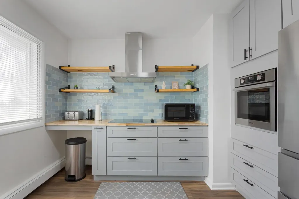 1404 West Estes Avenue Chicago IL 60626