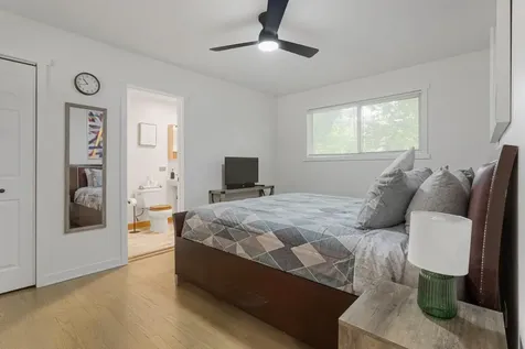 1404 West Estes Avenue Chicago IL 60626