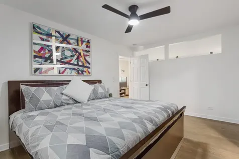 1404 West Estes Avenue Chicago IL 60626