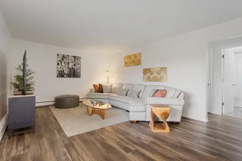 1404 West Estes Avenue Chicago IL 60626