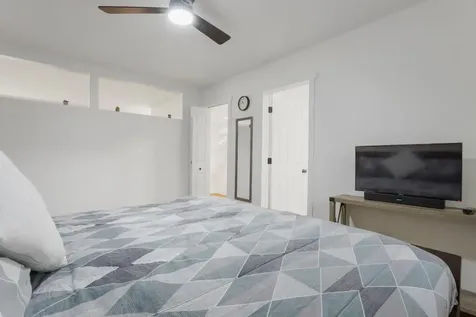 1404 West Estes Avenue Chicago IL 60626