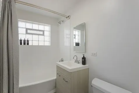1404 West Estes Avenue Chicago IL 60626