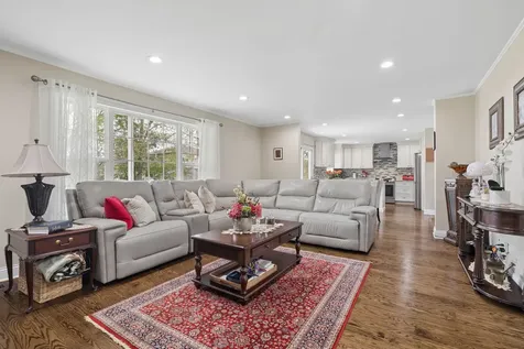 623 Wild Indigo Avenue Romeoville IL 60446