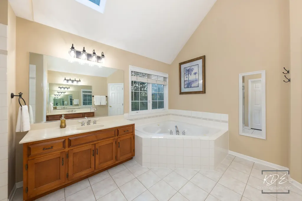 4443 Esquire Circle Naperville IL 60564