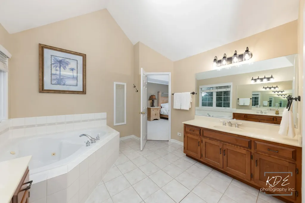 4443 Esquire Circle Naperville IL 60564