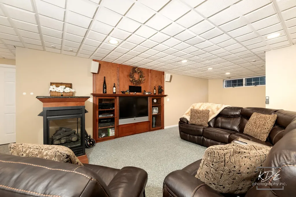4443 Esquire Circle Naperville IL 60564