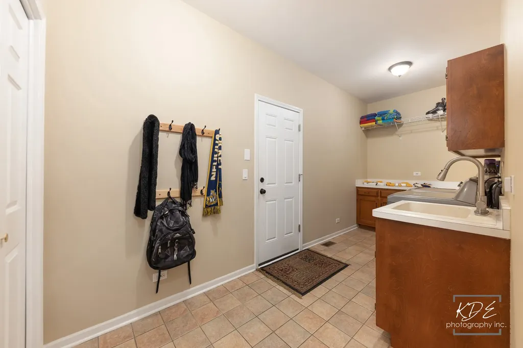 4443 Esquire Circle Naperville IL 60564
