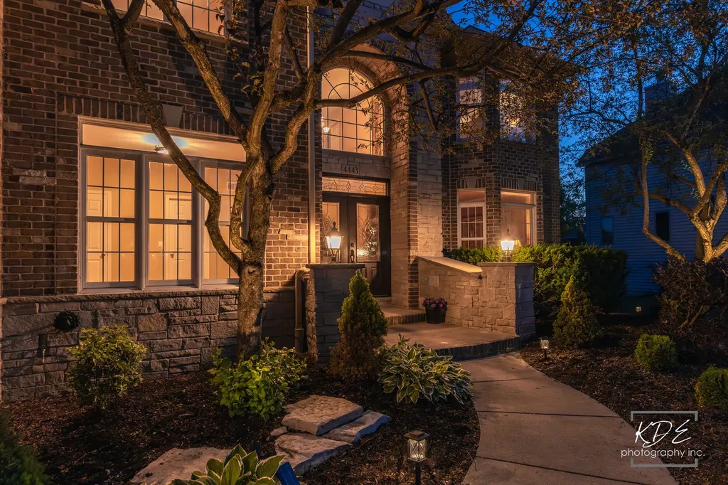 4443 Esquire Circle Naperville IL 60564