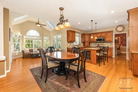 4443 Esquire Circle Naperville IL 60564