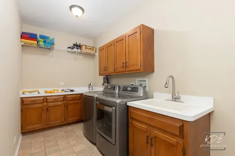 4443 Esquire Circle Naperville IL 60564