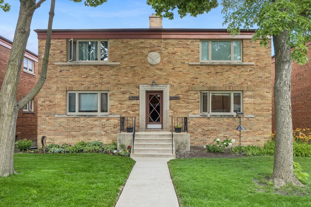 8021 Lake Street River Forest IL 60305