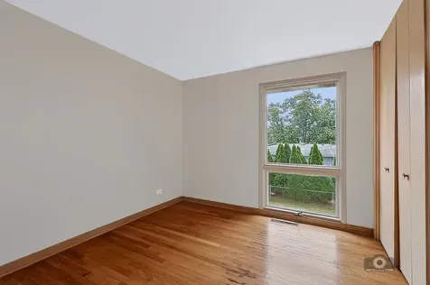 5595 155TH Street Oak Forest IL 60452