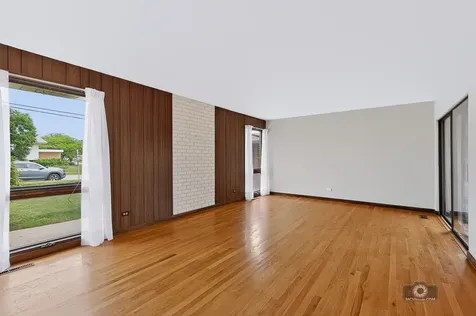 5595 155TH Street Oak Forest IL 60452