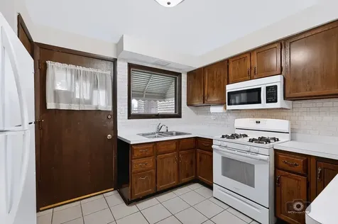 5595 155TH Street Oak Forest IL 60452