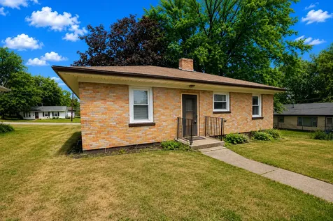 1014 University Street Dixon IL 61021