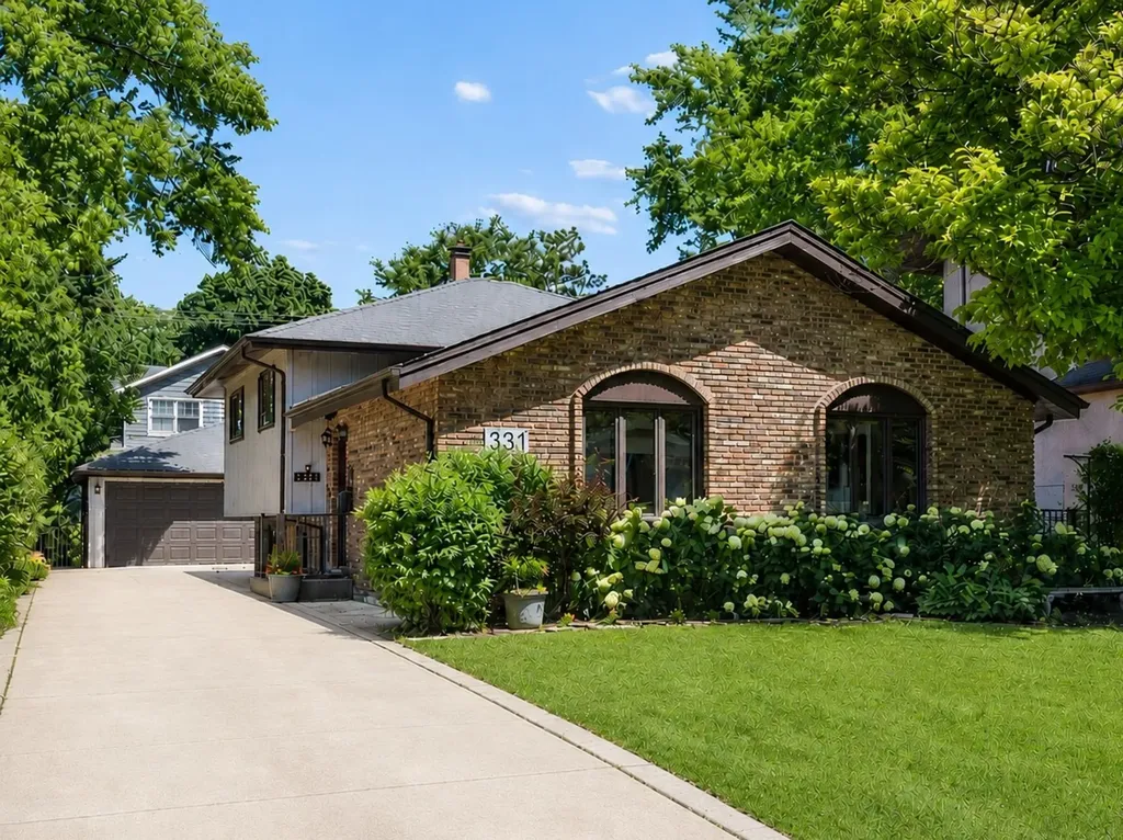 331 South 8th Avenue La Grange IL 60525