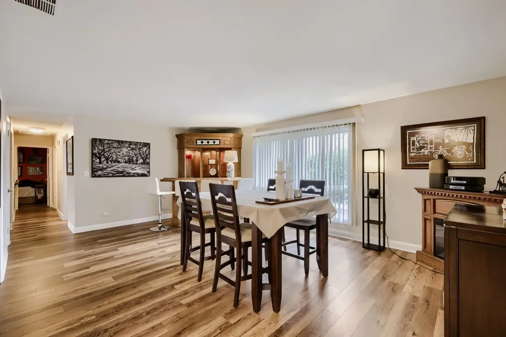 410 Manor Hill Lane Lombard IL 60148