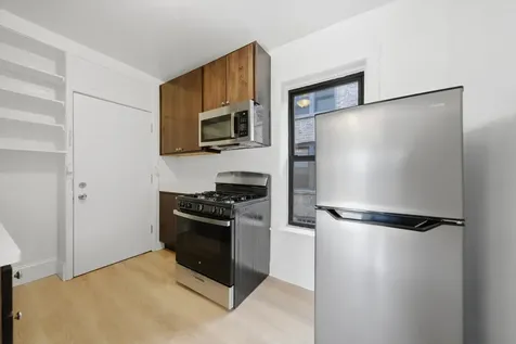 2706 North Spaulding Street Chicago IL 60647