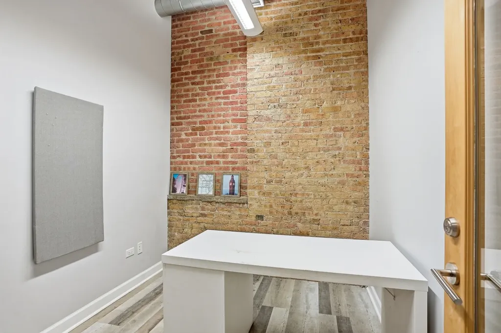 824 West Superior Street Chicago IL 60642