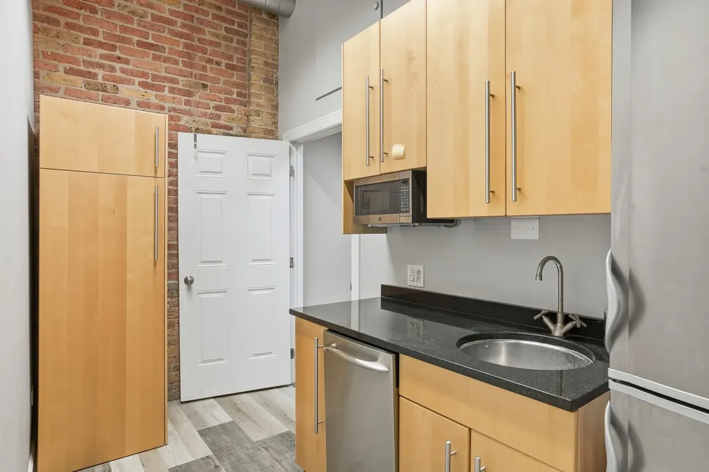 824 West Superior Street Chicago IL 60642