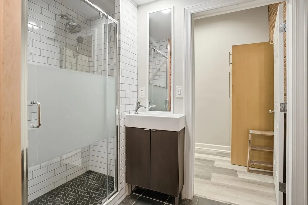 824 West Superior Street Chicago IL 60642