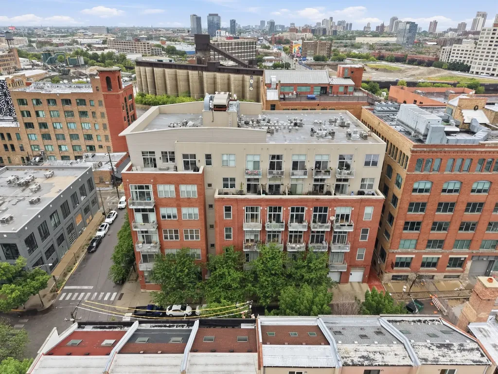824 West Superior Street Chicago IL 60642
