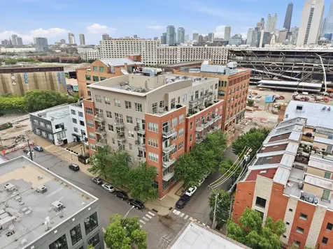 824 West Superior Street Chicago IL 60642
