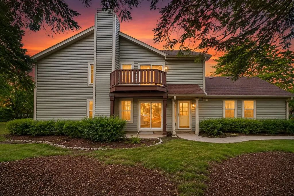1065 Rockport Drive Carol Stream IL 60188