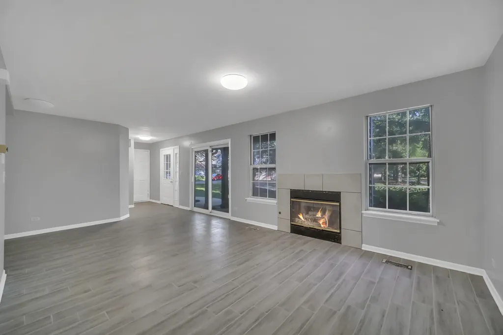1065 Rockport Drive Carol Stream IL 60188