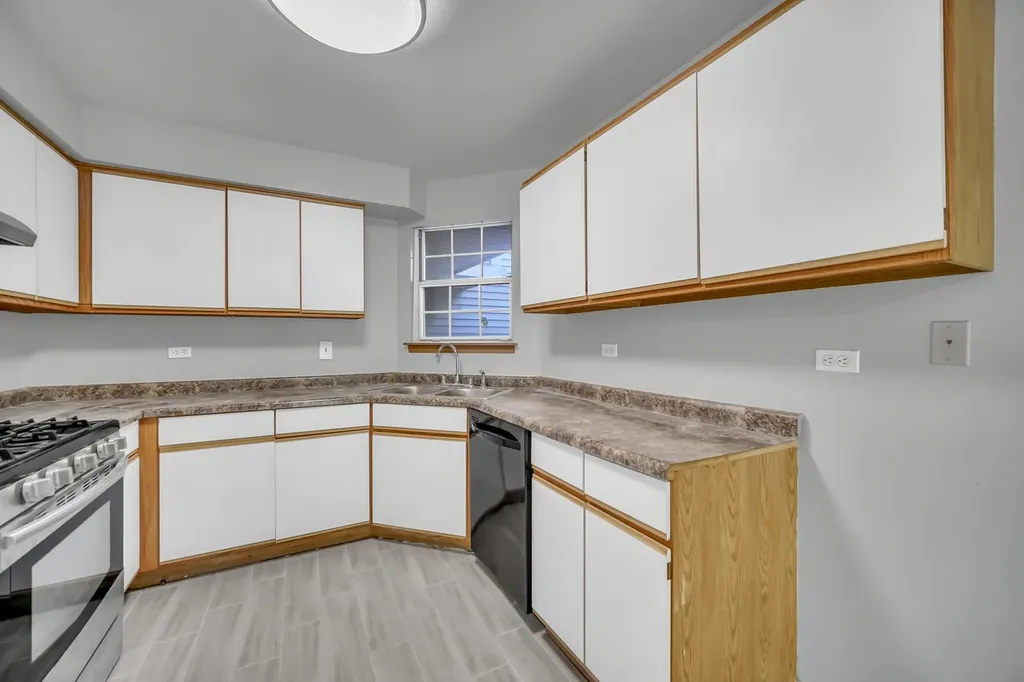 1065 Rockport Drive Carol Stream IL 60188