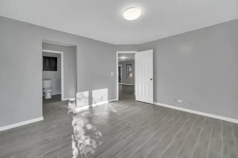 1065 Rockport Drive Carol Stream IL 60188