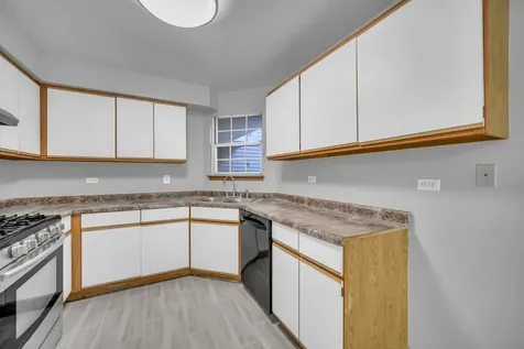 1065 Rockport Drive Carol Stream IL 60188
