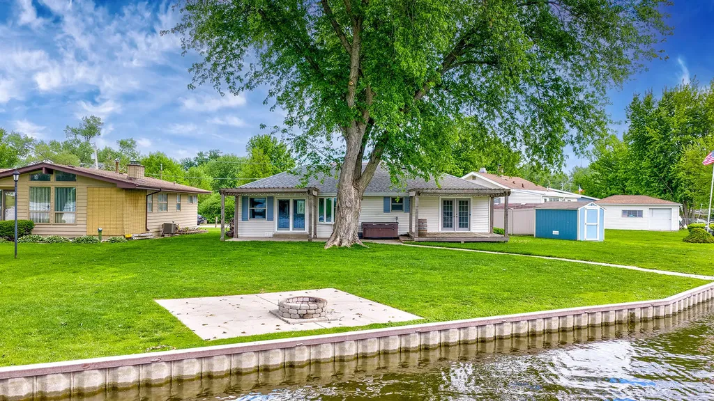 524 Park Avenue Fox Lake IL 60020