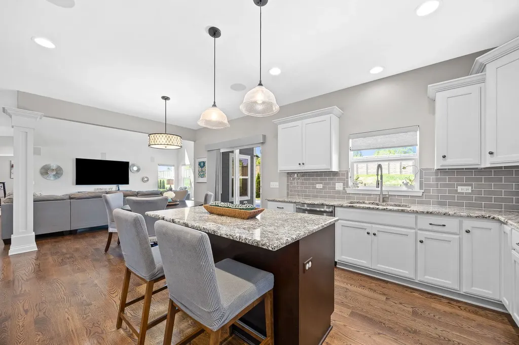4211 Chinaberry Lane Naperville IL 60564
