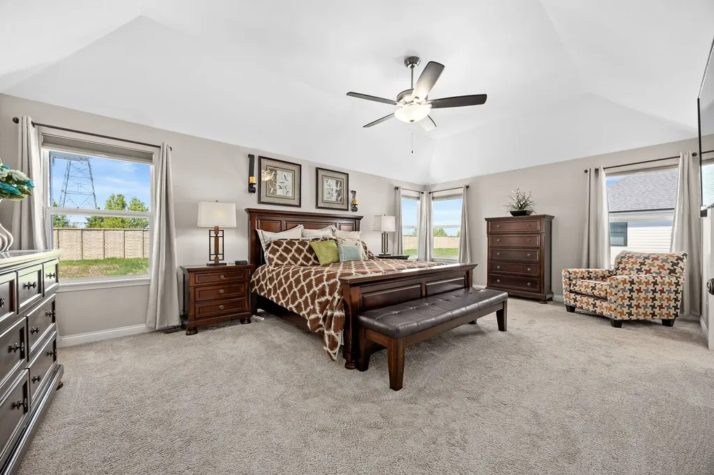 4211 Chinaberry Lane Naperville IL 60564