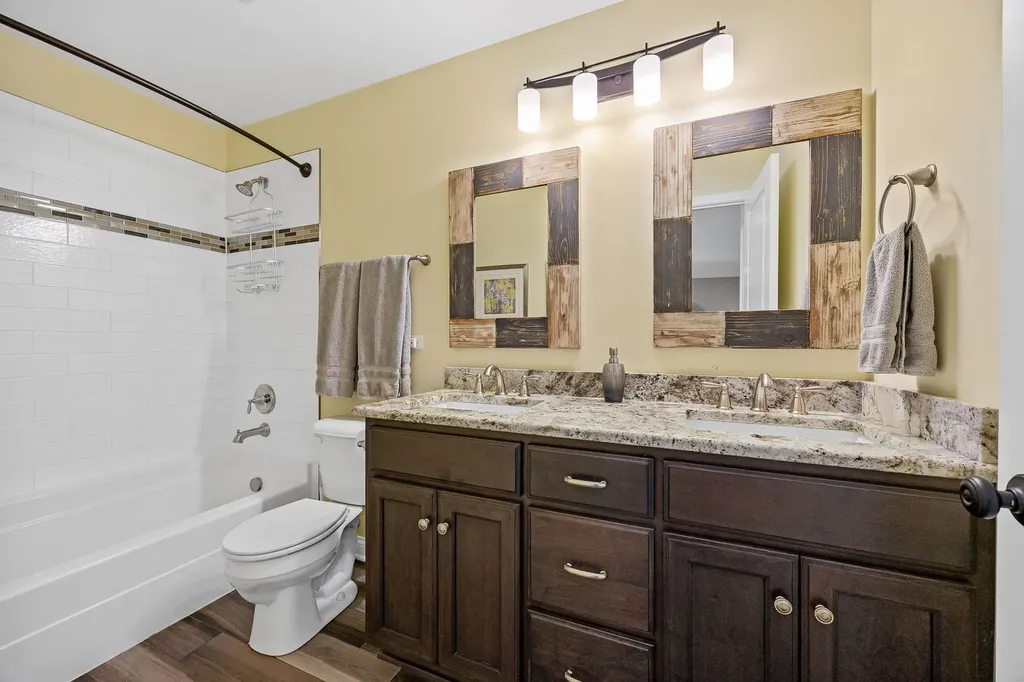 4211 Chinaberry Lane Naperville IL 60564