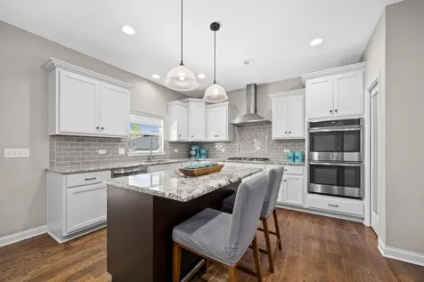 4211 Chinaberry Lane Naperville IL 60564