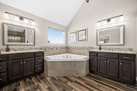 4211 Chinaberry Lane Naperville IL 60564