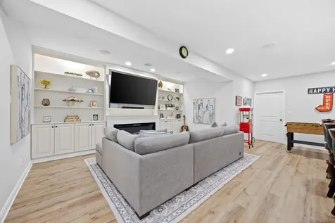 4211 Chinaberry Lane Naperville IL 60564