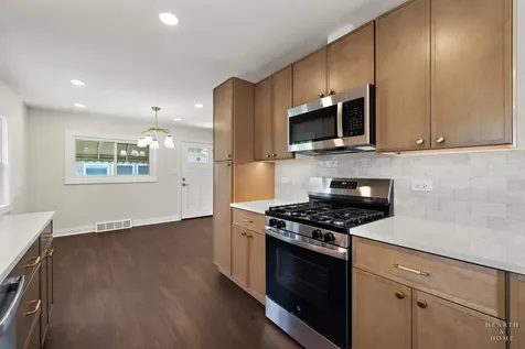 49 King Lane Des Plaines IL 60016