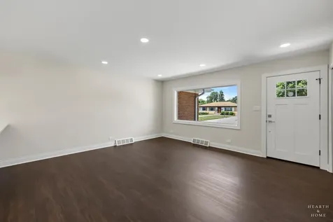 49 King Lane Des Plaines IL 60016