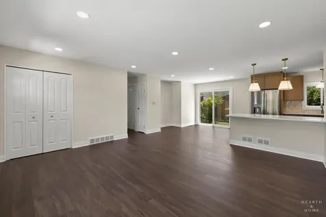 49 King Lane Des Plaines IL 60016